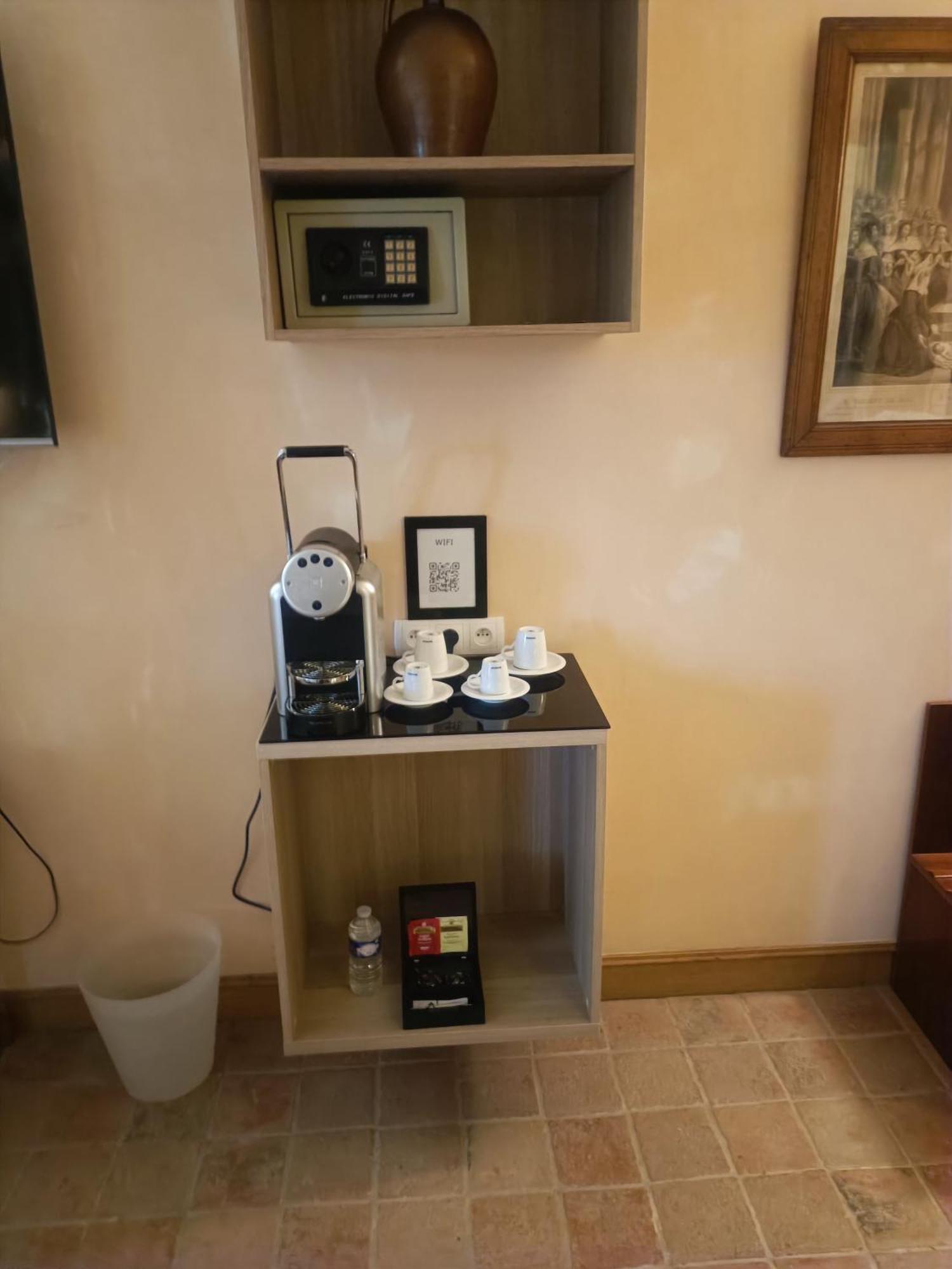Hotel Les Hauts De Maure 4*